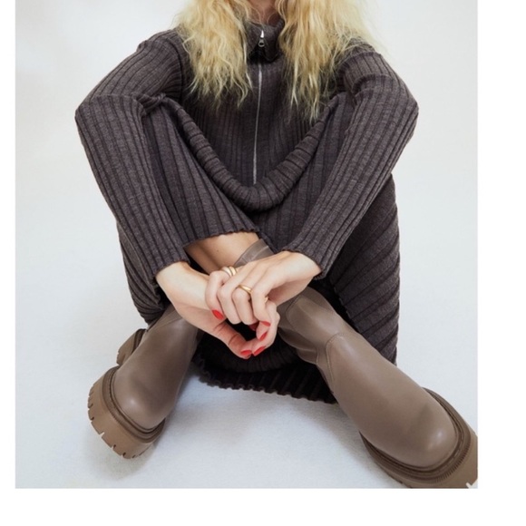H&M taupe / brown / tan chunky sole ankle / calf /  boots / booties - Picture 10 of 13